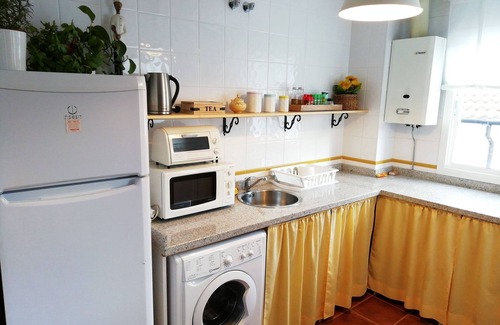 Villaluenga del Rosario Casa | Casa de con dos plantas ,2 baños, 3 dormitorios, salón,chimenea y cocina.