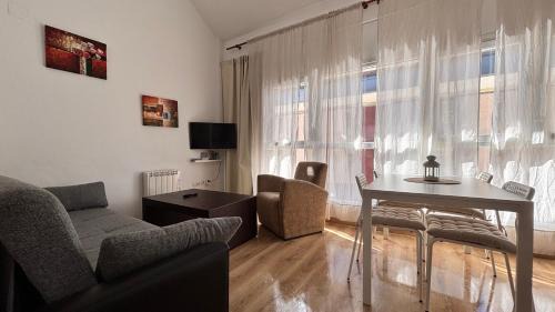 Pradollano Apartamento | HOUSE ESTUDiO FAMiLiAR 6 PAX WIFI