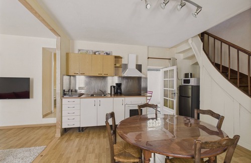 Sarlat-la-Caneda Chalet De Esquí | Casa para 4 con terraza en el centro de la ciudad