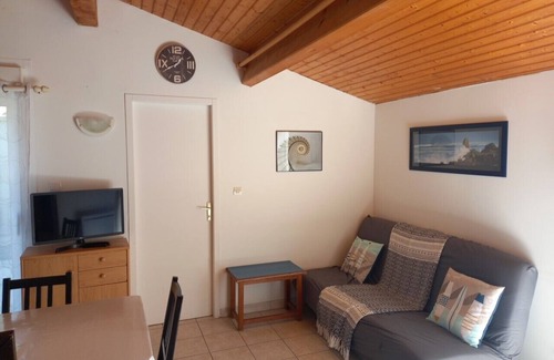 Le Chateau-d'Oleron Casa | House for 6 people in small residence with swimming pool.