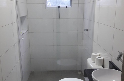 Pontal da Cruz Casa | House for 9 people large living room 2 balconies tv Netflix wi-fi beautiful beach