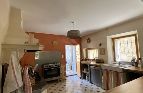 Villeneuve-les-Corbieres Casa | Casa de carácter en el corazón de Hautes Corbières / piscina climatizada