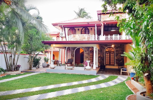 Aluthgama Casa | Casa de vacaciones, Desde 20 €, 8 por + 2.5 baños. + 1.5 km en la playa, Alquiler de casa completa