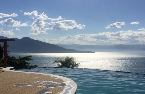 Ilhabela Casa | Casa Ilhabela (Siriúba 1 - Cond. Cerrada) con vistas al mar y cerca de la playa