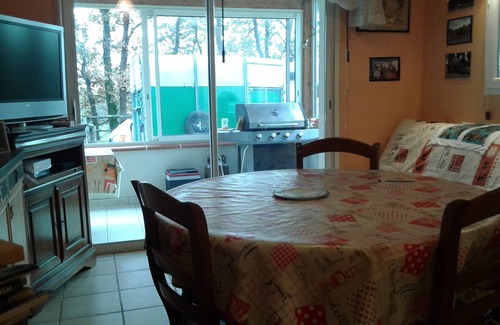 Pailloles Casa | House in a rural setting with horses nearby