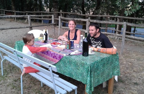 Pailloles Casa | House in a rural setting with horses nearby