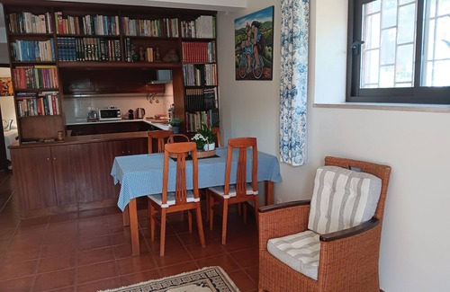 Sintra Casa | Casa en zona tranquila, de viviendas. Pero cerca del centro.