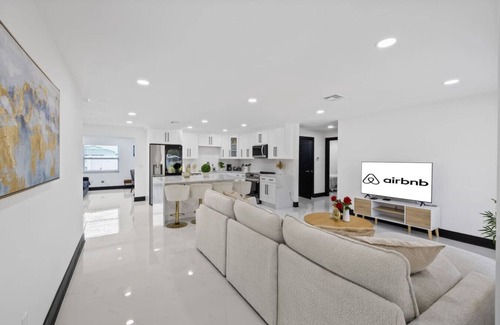 Pinellas Point Casa | Charming 2-bedroom house with AC, WiFi in marvelous St. Petersburg