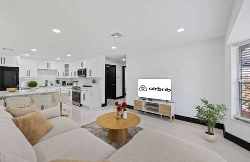 Pinellas Point Casa | Charming 2-bedroom house with AC, WiFi in marvelous St. Petersburg