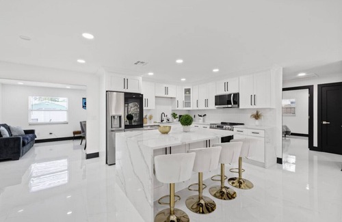 Pinellas Point Casa | Charming 2-bedroom house with AC, WiFi in marvelous St. Petersburg