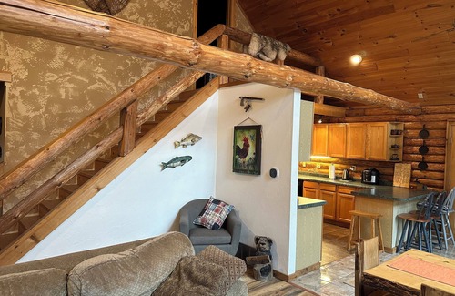 Adams Casa | House in the woods perfect vacation rental for those to escape