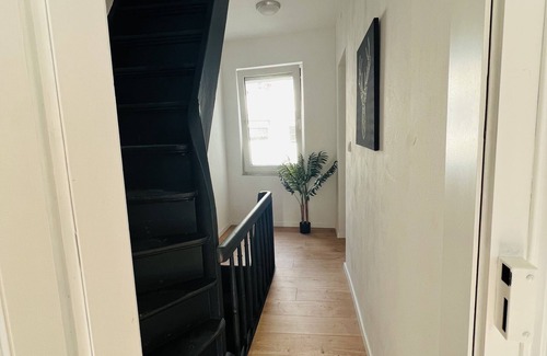 Lippstadt Casa | House l 10 Beds l 5 Bedrooms l 2 Bathrooms l Wi-fi
