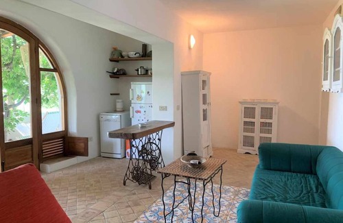 Santa Marina Salina Casa | Casa La Pineta - immersed in a well-kept garden