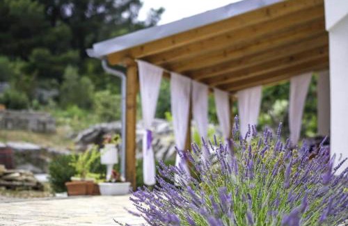 Raslina Casa | House Marie?s Lavander Dream