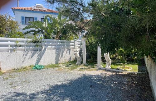 Livadia Casa | House of Hera