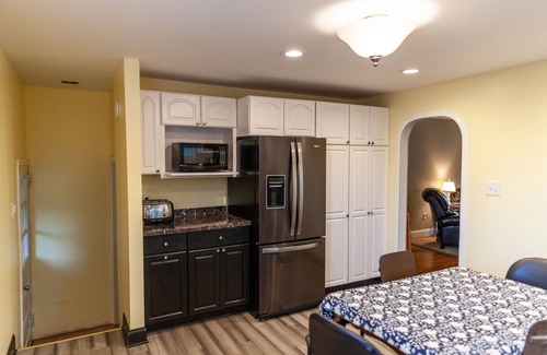 Lewisville Casa | Casa con granero, 1 acre cercado en 3 acres cerca de Fair Hill Equestrian Events