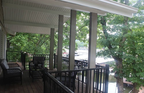 Camdenton Casa | House - On quiet cove at the LAKE- Sleeps 10 - 5 BR/5BA