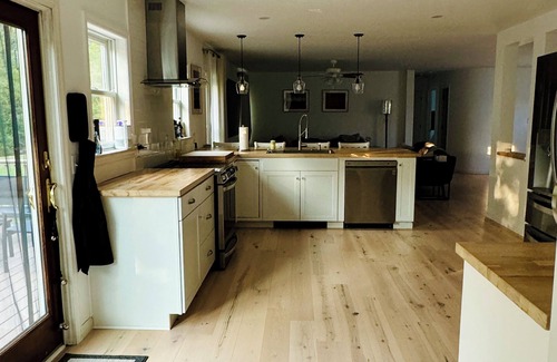 Livingston Casa | House on Rocky Lane - Dog Friendly