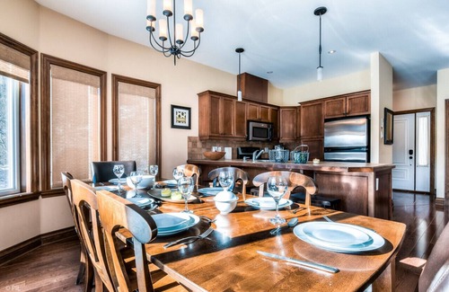 Mont-Tremblant Casa | House on the Golf La Bête -10min to Tremblant 150