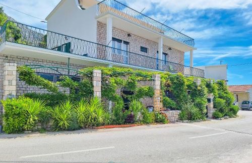 Lokva Rogoznica Apartamento | House Rinomeri