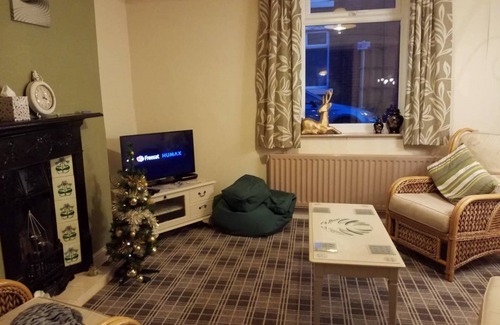 Guisborough Casa | House - Sleeps 4 - Pets Ok - Parking - Garden