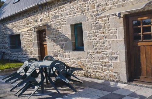 Kerien Casa | House - Sleeps 4 with Log Burner & Pet Friendly