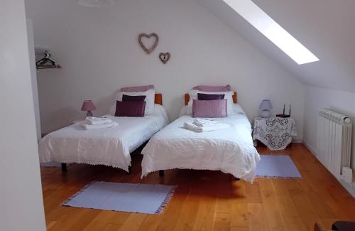 Kerien Casa | House - Sleeps 4 with Log Burner & Pet Friendly