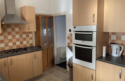 Lytham St. Anne's Casa | House - Sleeps 5 - Pet Friendly - Garden - Parking