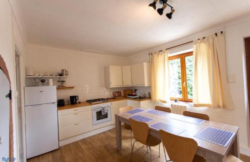 Brece Apartamento | House - Sleeps 6 - Parking - Garden
