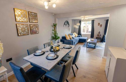 Andover Casa | House - Sleeps 8 - Pet friendly - Garden - Parking