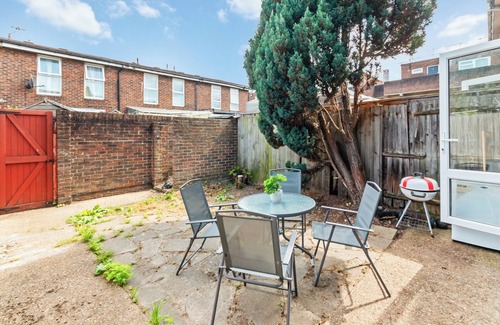 Woolwich Casa | House - Sleeps up to 10 & Free Parking