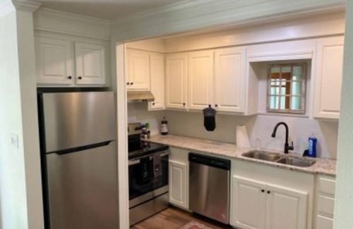 Hattiesburg Casa | House - The Lake House