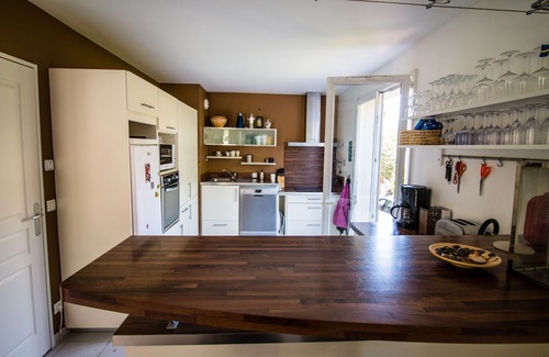 Roujan Casa | Villa con temp. piscina en pueblo vinícola, wifi, idóneo para niños, 10 km Pezenas, 30 km Agde