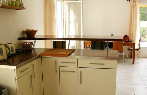 Roujan Casa | Villa con temp. piscina en pueblo vinícola, wifi, idóneo para niños, 10 km Pezenas, 30 km Agde