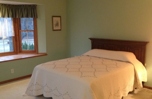 Thompsonville Casa | HOUSE WITH 2 Bed and 2 Baths 1 mile from Great KAYAKING, GOLF, FISHING, BIKING