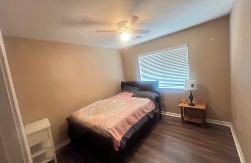 Elk Grove Alquiler De Eote | House with AC in Elk Grove