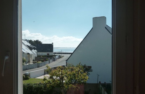 Gavres Casa | - House with enclosed garden, sea view, 4 bedrooms, sleeps 8.