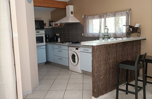 Aubenas Casa | Casa independiente con terraza de 50m2 y pequeño jardín.