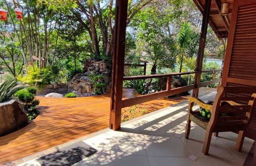 Jardim Estancia Brasil Casa | House with heated pool in condominium overlooking Pedra Grande