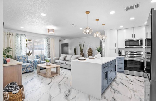 Whitfield Casa | House with Heated Pool and Outdoor kitchen close to Siesta Key Beach!!