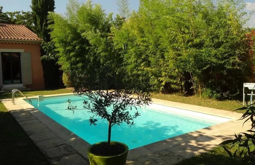 Robion Casa | House with pool facing the Luberon
