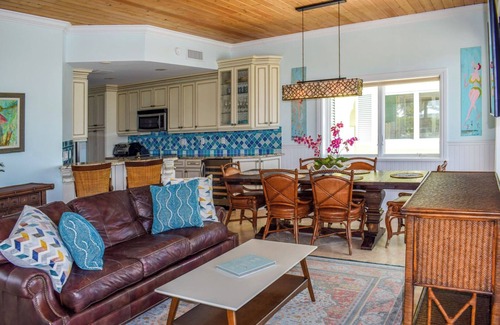 Treasure Cay Casa | House with Pool, Tiki Bar, and Dock/Boat Slip in Treasure Cay, Abaco