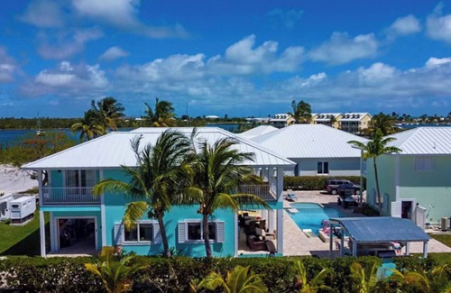 Treasure Cay Casa | House with Pool, Tiki Bar, and Dock/Boat Slip in Treasure Cay, Abaco