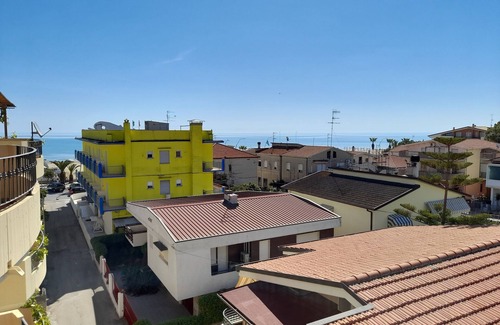 Tortoreto Lido Apartamento | Casa con vista al mar "I LIMONI" a 30mt. de la playa