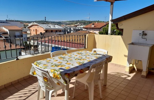 Tortoreto Lido Apartamento | Casa con vista al mar "I LIMONI" a 30mt. de la playa