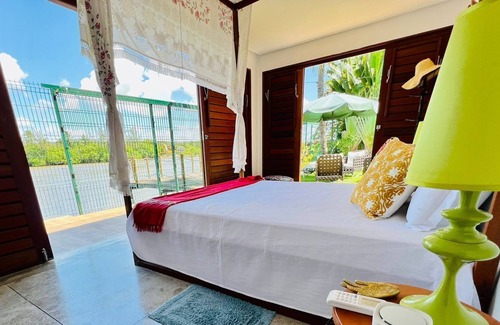 Massagueira Casa | House with Pool in front of Lagoa, in Massagueira