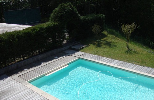 Saint-Cassin Villa | Casa con piscina en el río