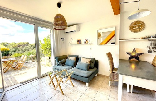 Calvisson Complejo | House with terrace overlooking the forest, ideal for leisure activities and heated swimming pool