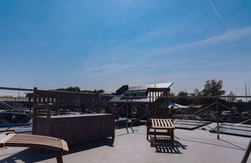 Municipality of Uitgeest Alquiler De Eote | Casa flotante en puerto con vistas