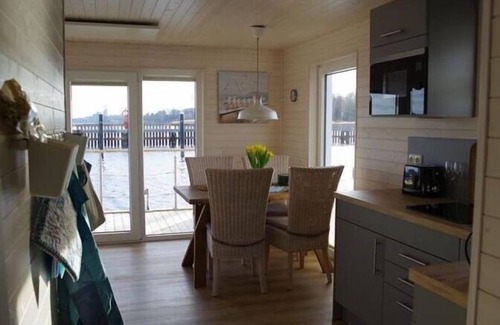 Knieper Nord Alquiler De Eote | Houseboat Liliput Comfortable holiday residence